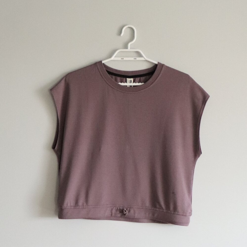 FWD Women's Sz M Purple‎ Sleeveless Boxy Activewear Cropped Stretch Tank Top